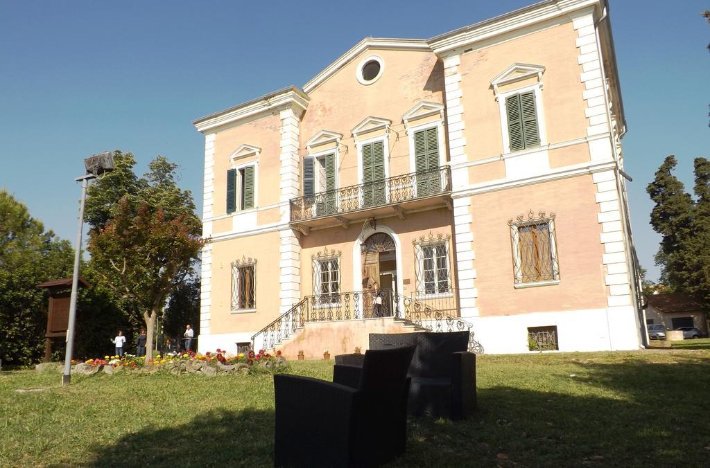 Tenuta Villa Colle Sereno Montemarciano Luaran gambar
