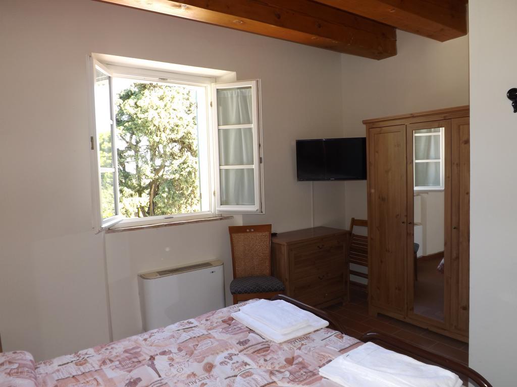 Tenuta Villa Colle Sereno Montemarciano Luaran gambar