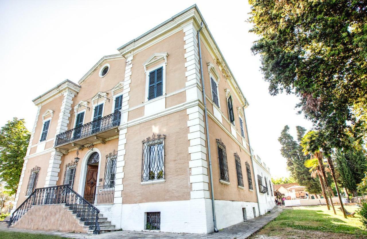 Tenuta Villa Colle Sereno Montemarciano Luaran gambar